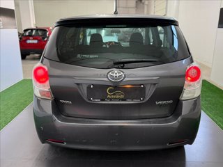 TOYOTA Verso 2.0d Active c/navi s/t.pan. 7p.ti mt