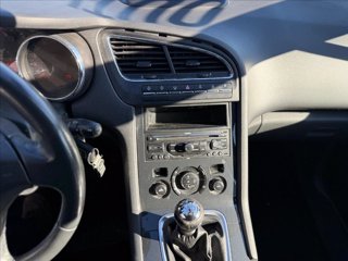 PEUGEOT 5008 2.0 hdi 16v Allure (feline) 150cv