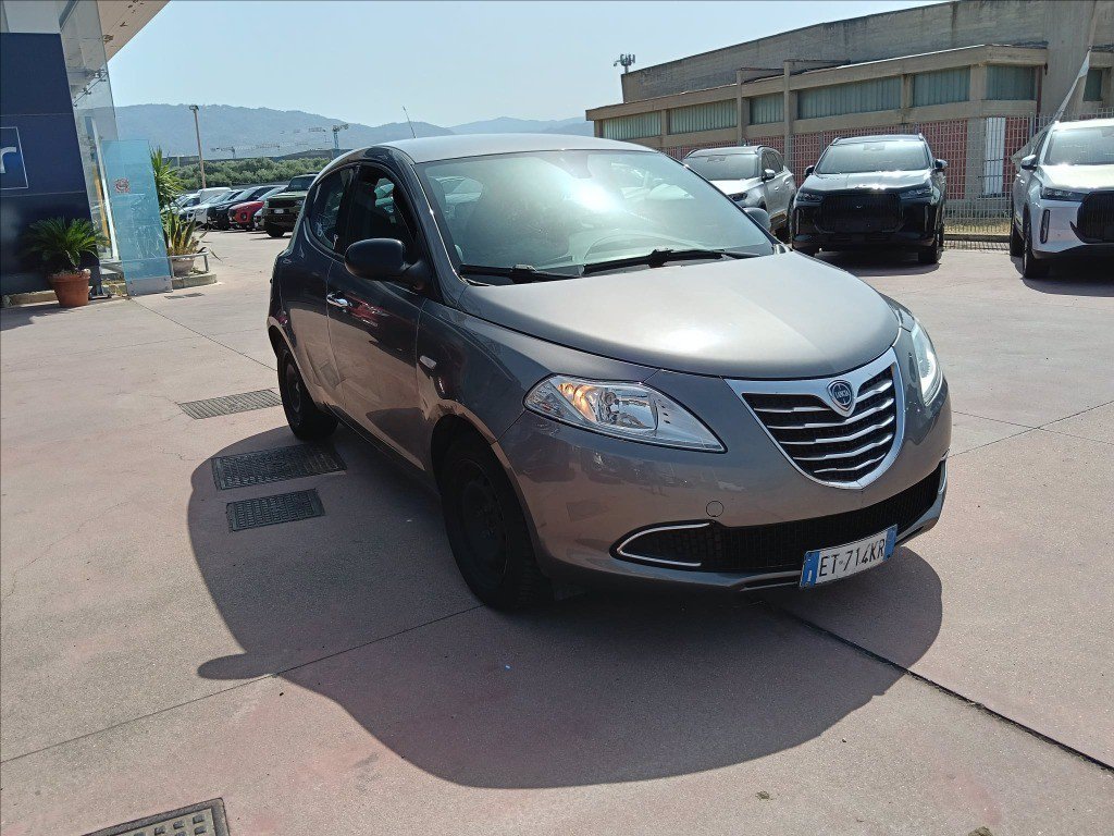 LANCIA Ypsilon 1.2 8v Silver 69cv